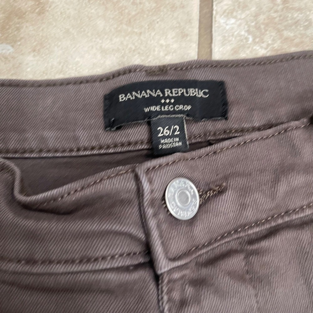 Banana Republic Womens Wide Leg Crop Pants‎ Size 26/2 Brown Raw Hem Casual - Picture 2 of 7